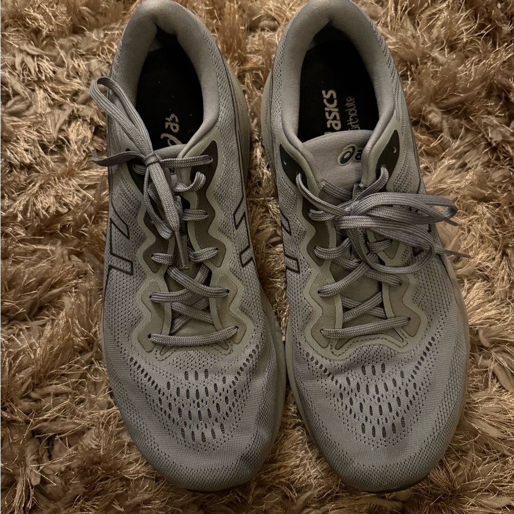 Asics Men’s Gray Running Shoes